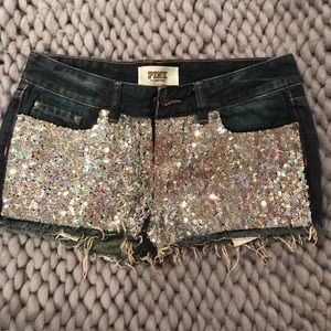PINK Shorts - Women’s Victoria’s Secret PINK size 26 (2) Shorts PINK Shorts - Women’s Victoria’s Secret PINK size 26 (2) Shorts